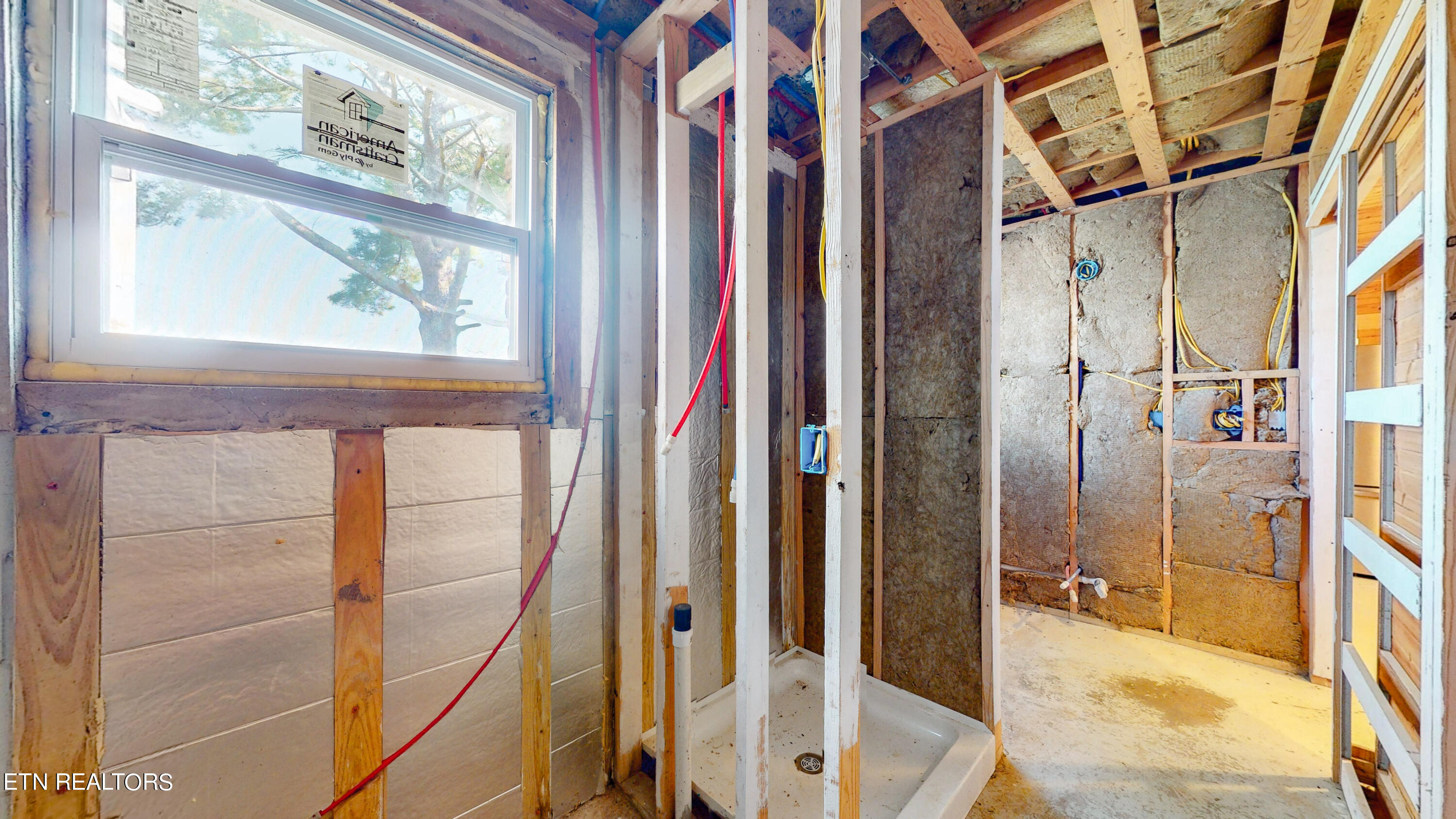 412 Glenlock Road Sweetwater, TN 37874 - Photo 39 of 53 3rd Bathroom