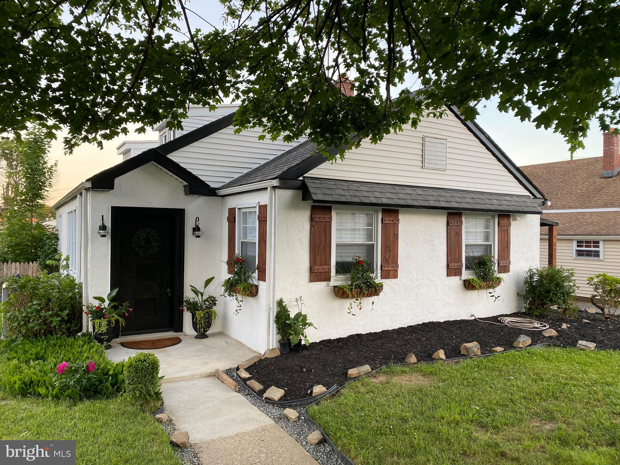 9203 Puritan Road Philadelphia, PA 19114 - Photo 2 of 10 Gallery Image 2