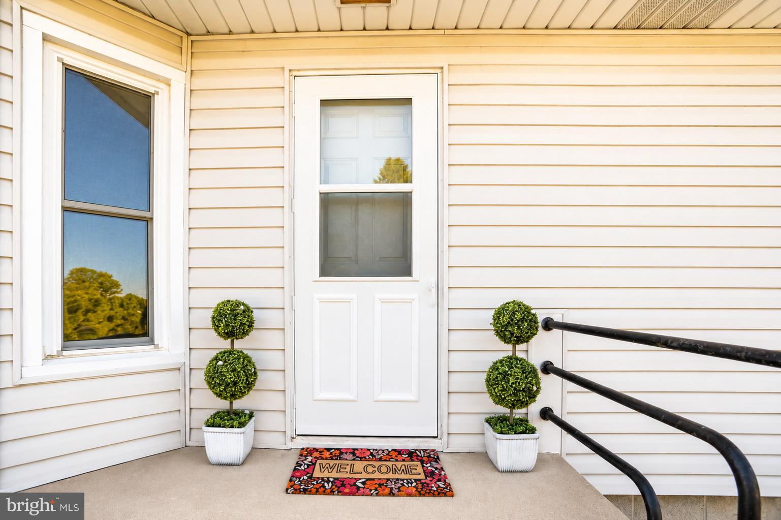4287 Old Us-322 Reedsville, PA 17084 - Photo 2 of 33 Charming entryway with welcoming vibes.
