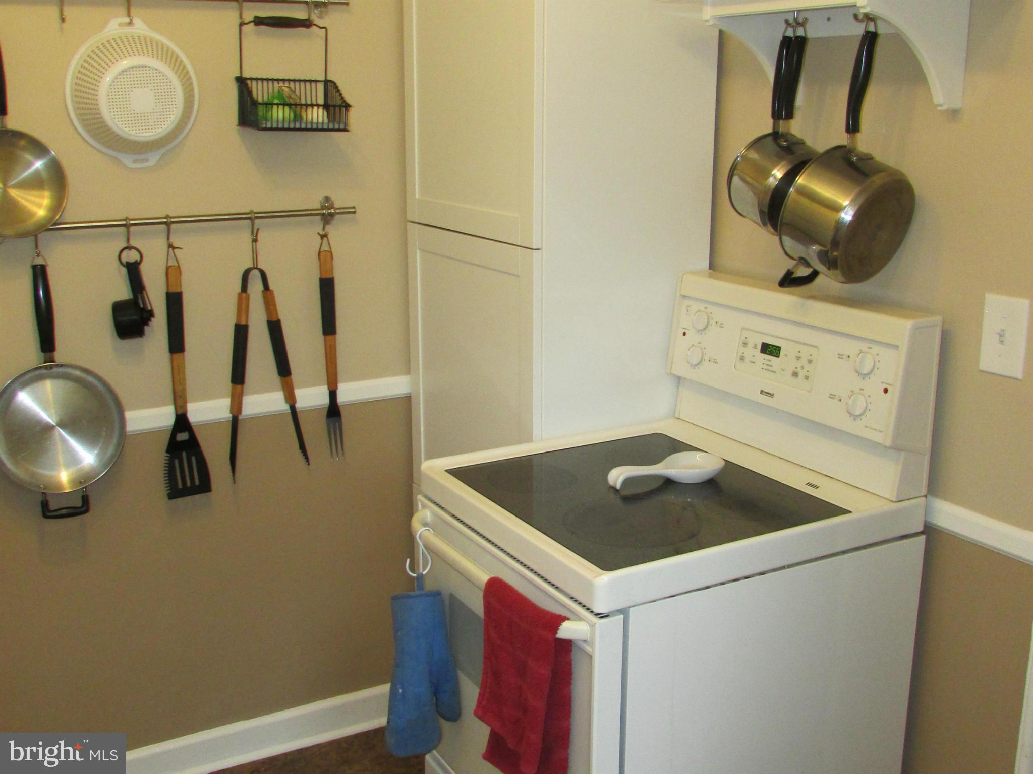 13 Ridge Road, Unit B Greenbelt, MD 20770 - Photo 3 of 30 Kitchen