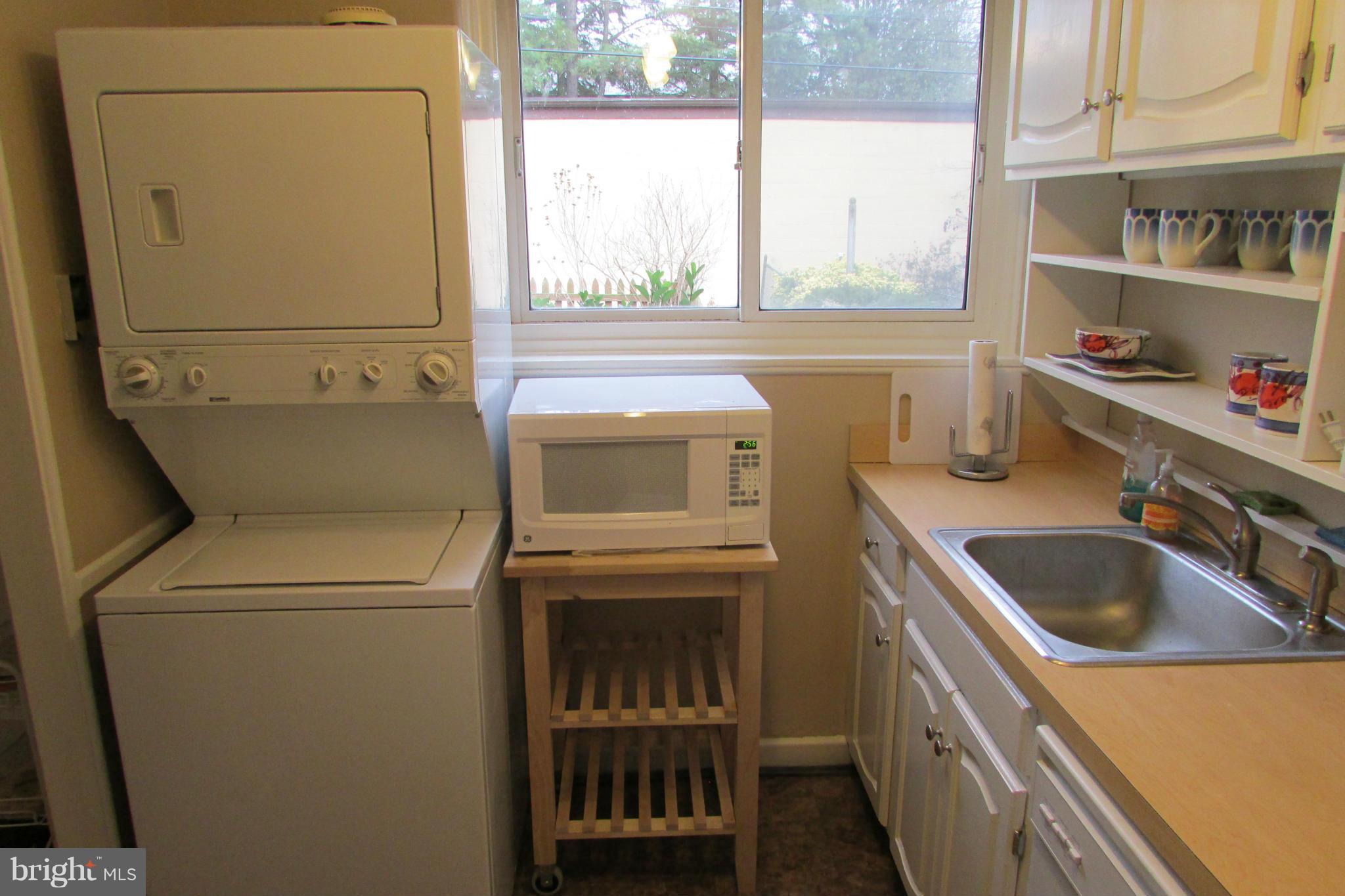13 Ridge Road, Unit B Greenbelt, MD 20770 - Photo 4 of 30 Kitchen