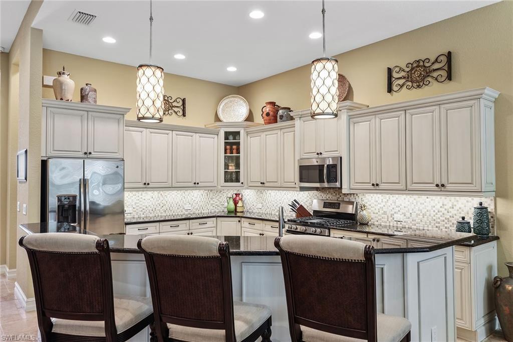 6517 Roma Way Naples, FL 34113 - Photo 11 of 50 Gallery Image 11