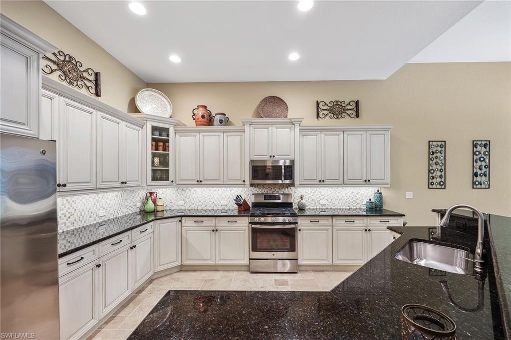 6517 Roma Way Naples, FL 34113 - Photo 13 of 50 Gallery Image 13