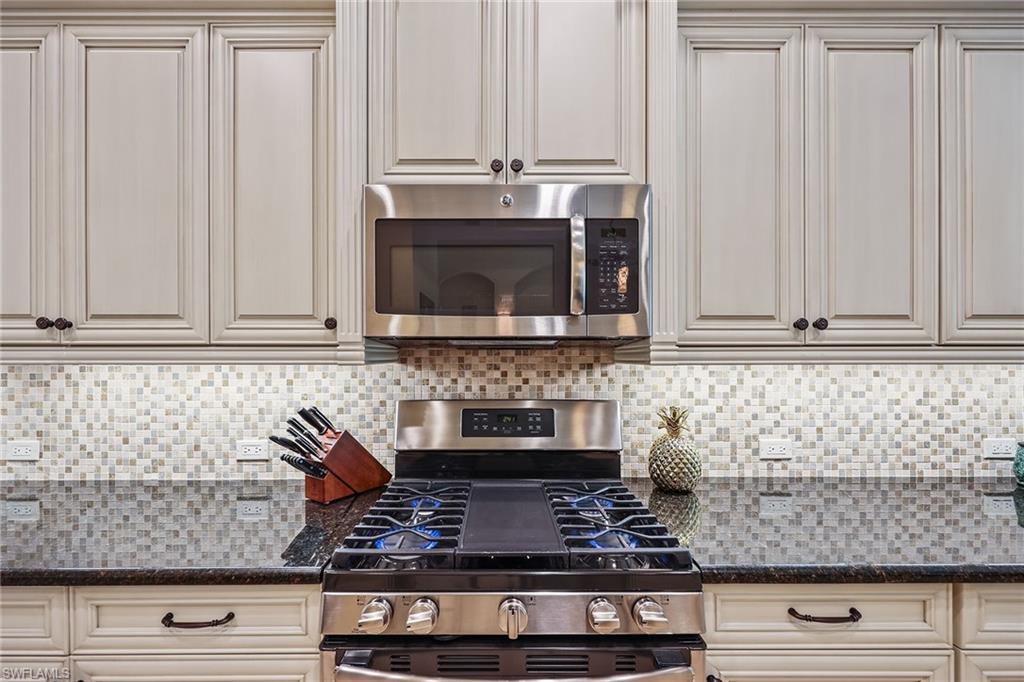 6517 Roma Way Naples, FL 34113 - Photo 16 of 50 Gallery Image 16