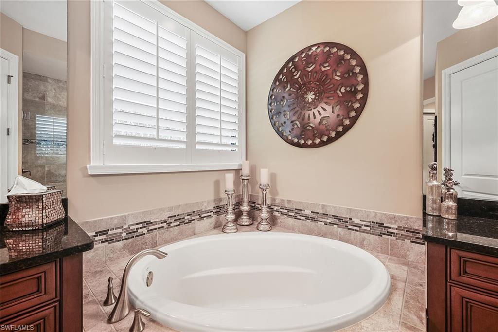 6517 Roma Way Naples, FL 34113 - Photo 21 of 50 Gallery Image 21