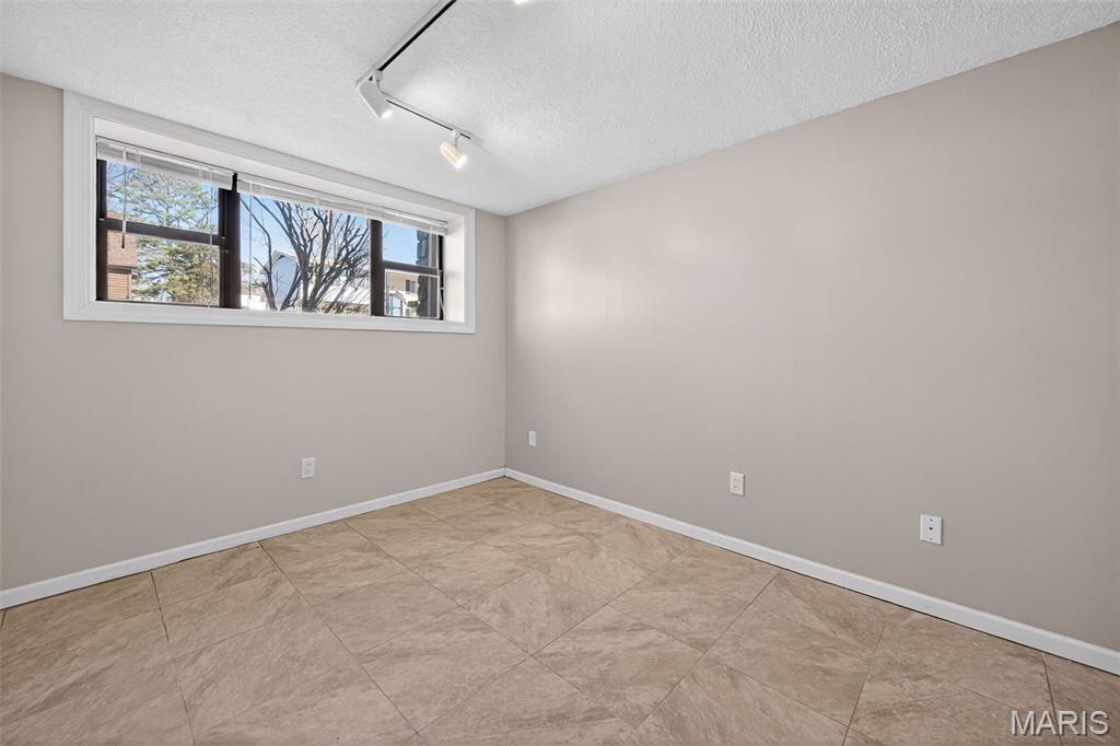 44 St Lawrence Drive Ballwin, MO 63021 - Photo 14 of 19