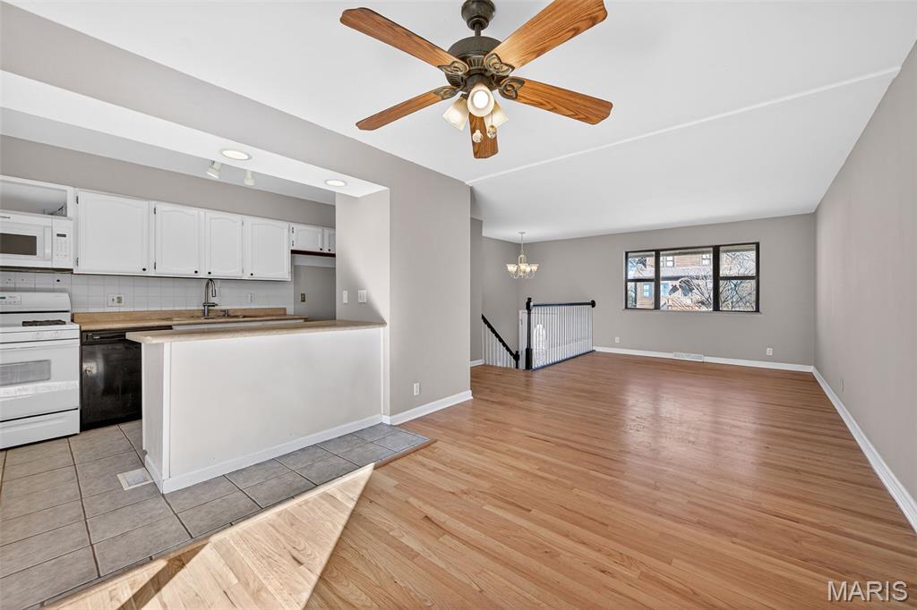 44 St Lawrence Drive Ballwin, MO 63021 - Photo 3 of 19