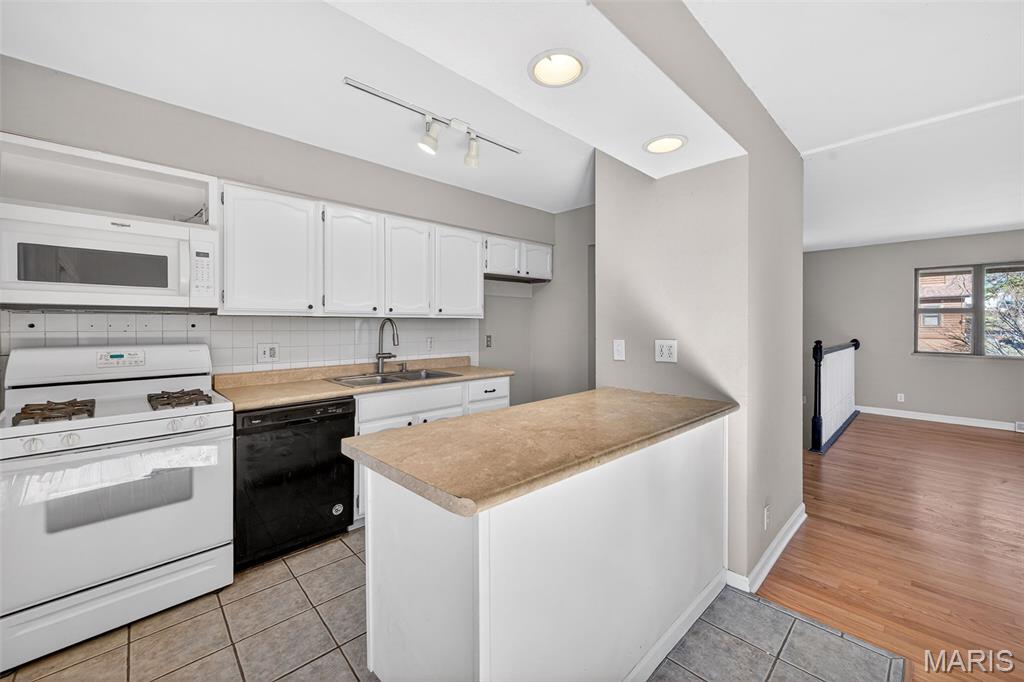 44 St Lawrence Drive Ballwin, MO 63021 - Photo 4 of 19