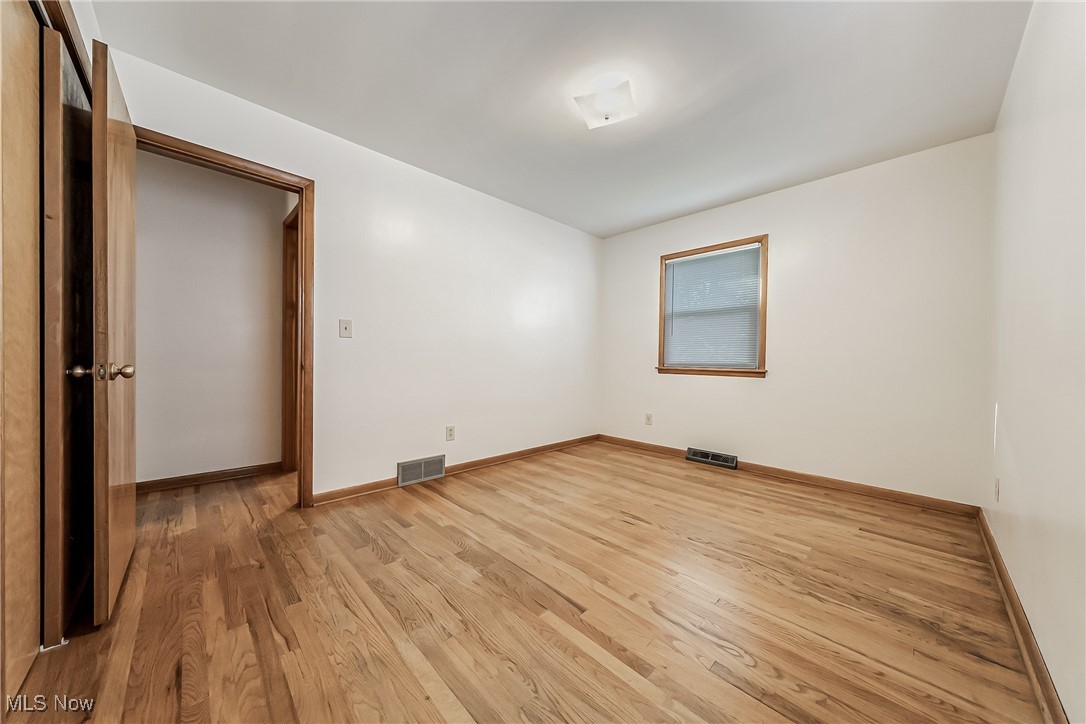 34580 Pettibone Road Solon, OH 44139 - Photo 18 of 36 Wood floors in upstairs hallway and all the bedrooms