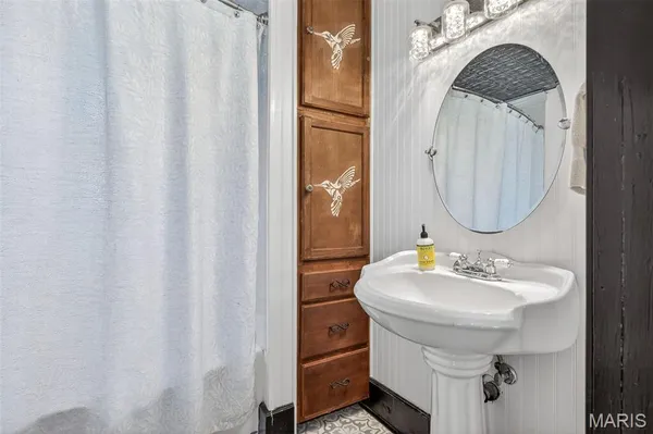 $179,900 | 170 Seraphin Street, Ste. Genevieve, MO 63670