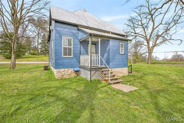 $179,900 | 170 Seraphin Street, Ste. Genevieve, MO 63670