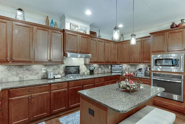 $885,000 | 386 Ridge Walk Court, Sugar Hill, GA 30518