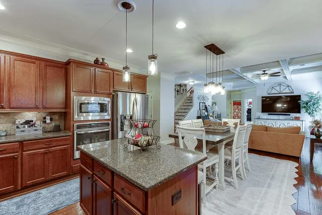 $885,000 | 386 Ridge Walk Court, Sugar Hill, GA 30518