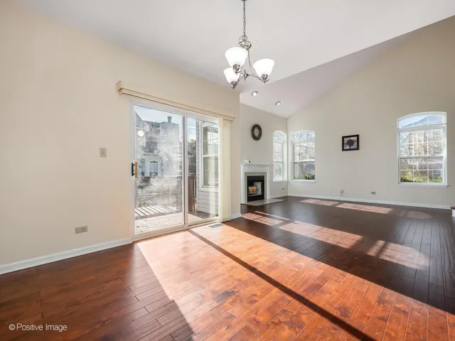 $359,900 | 13296 West Heiden Circle, Lake Bluff, IL 60044