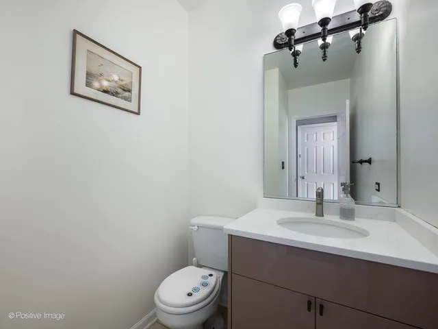 $359,900 | 13296 West Heiden Circle, Lake Bluff, IL 60044