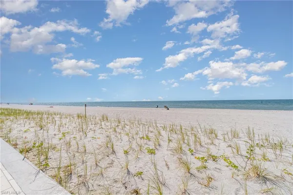 $10,500 | 3443 Gulf Shore Boulevard North, Unit 609, Naples, FL 34103