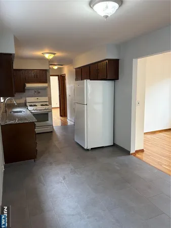 $2,200 | 608 Bergen Street, Unit 3, Harrison, NJ 07029