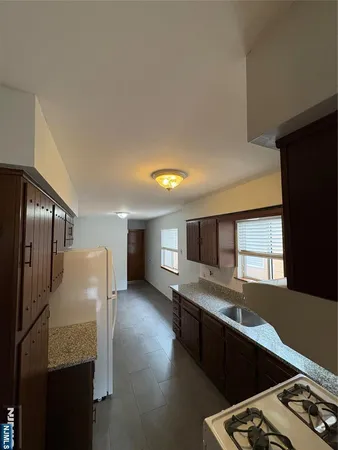 $2,200 | 608 Bergen Street, Unit 3, Harrison, NJ 07029