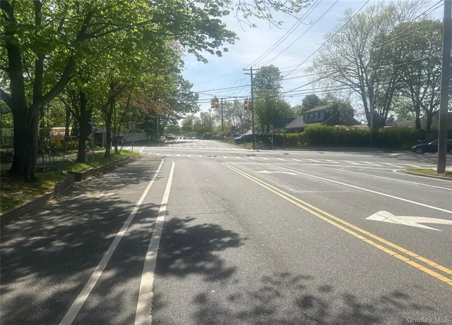 $500,000 | 583 Straight Path, West Babylon, NY 11704