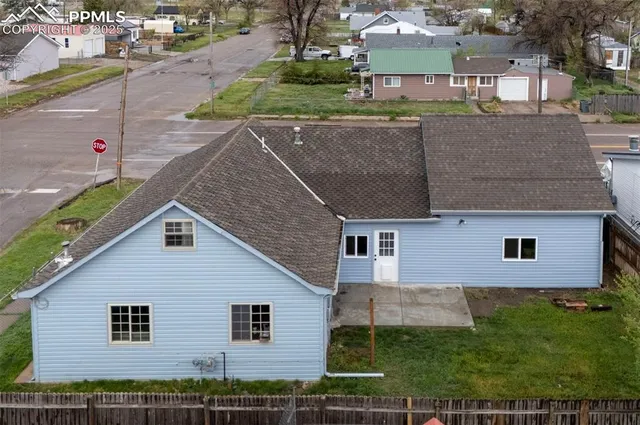 $300,000 | 505 2nd Avenue, Deer Trail, CO 80105