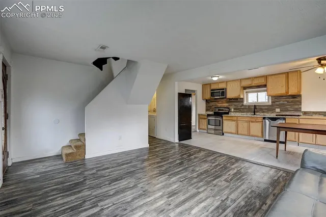 $300,000 | 505 2nd Avenue, Deer Trail, CO 80105