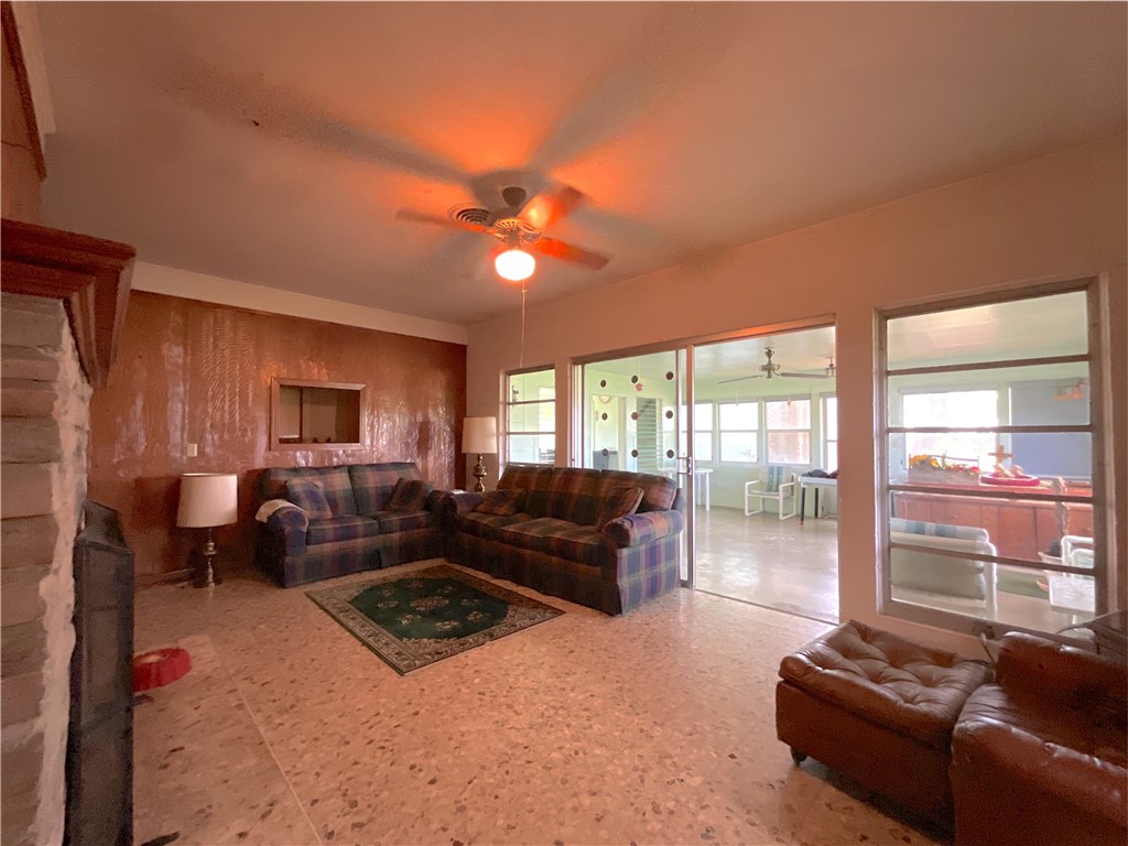 311 West Ward Street Refugio, TX 78377 - Photo 12 of 40