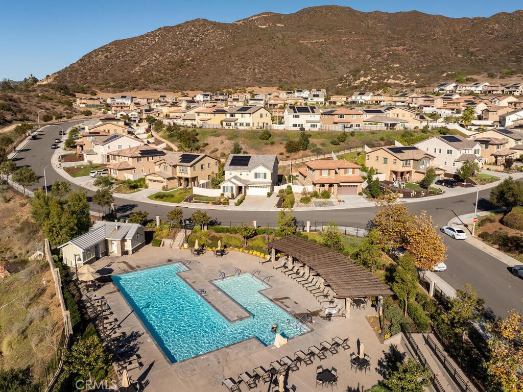 374 Ventasso Way Fallbrook, CA 92028 - Photo 38 of 42 an aerial view of residential building and parking space