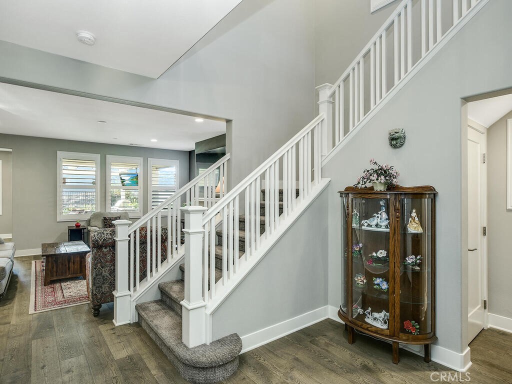 374 Ventasso Way Fallbrook, CA 92028 - Photo 4 of 42 a view of entryway with livingroom