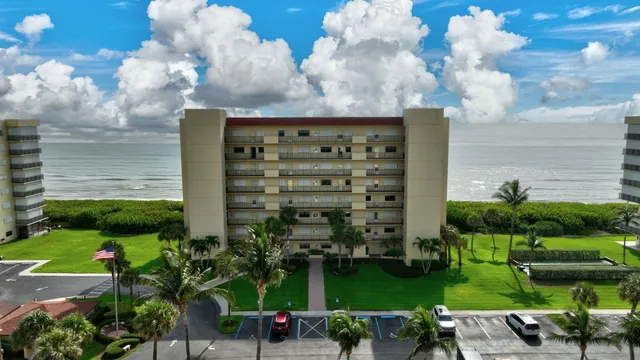 a view of a multi story building