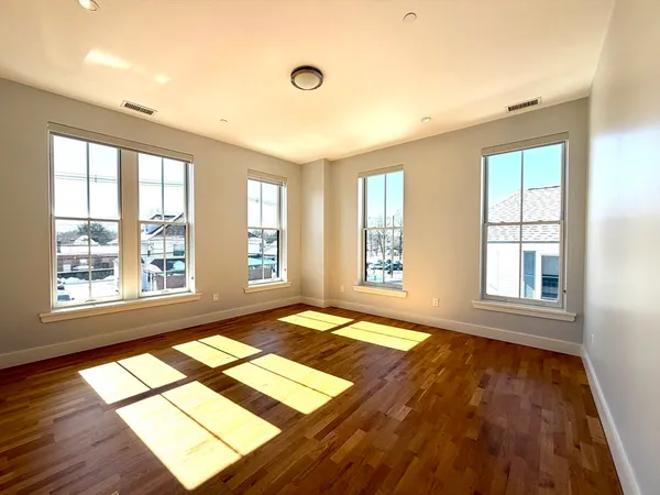 $3,600 | 13 West Central Street, Unit 2, Natick, MA 01760