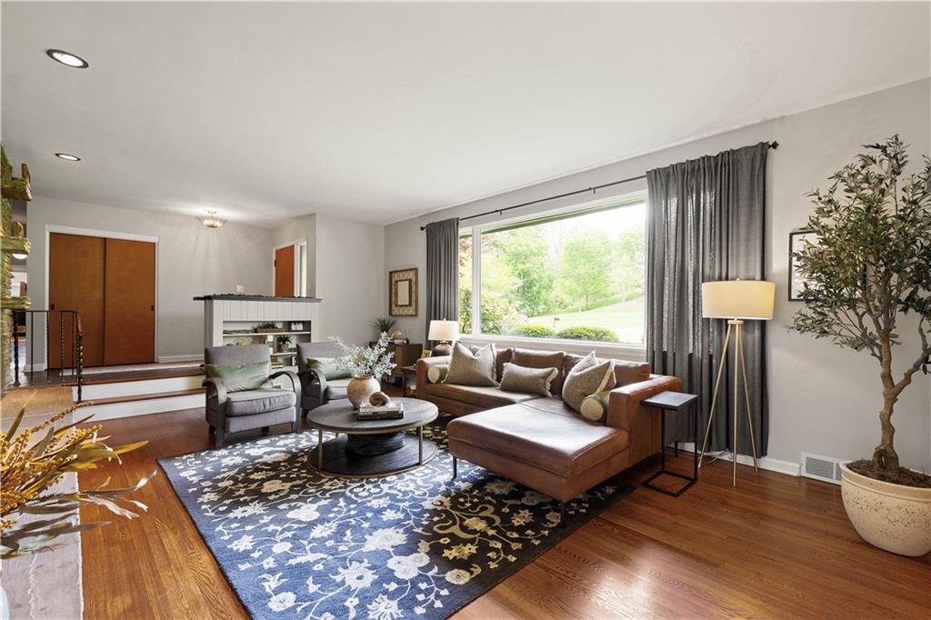 205 Seegar Road Pittsburgh, PA 15241 - Photo 8 of 48 Gallery Image 8