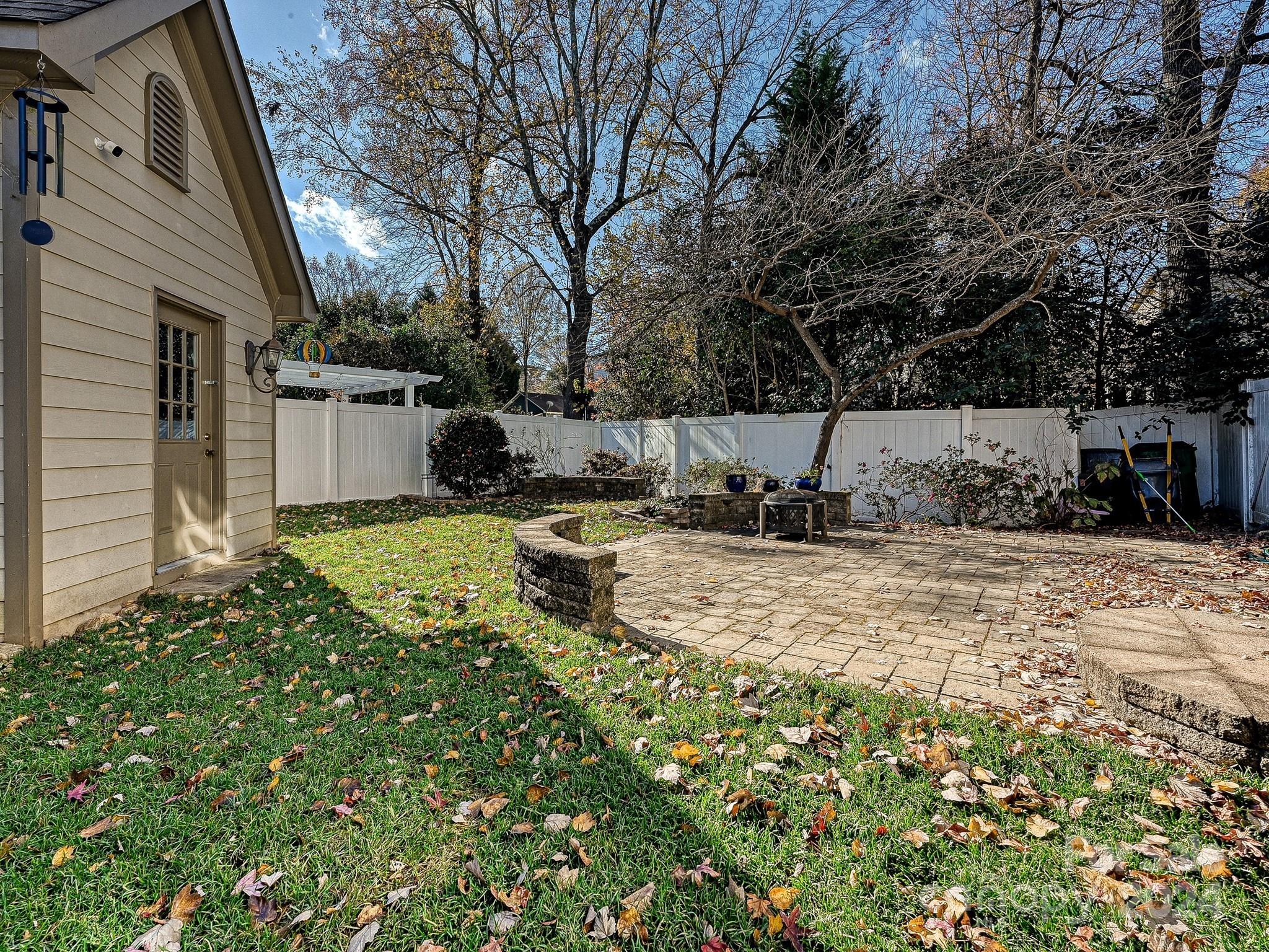 820 Millbrook Road Charlotte, NC 28211 - Photo 29 of 31 a view of a yard with a tree
