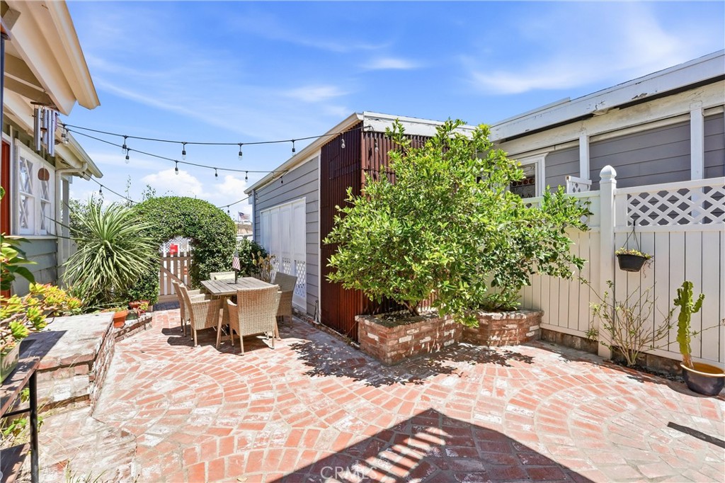 53 Saratoga Newport Beach, CA 92660 - Photo 22 of 38 Gallery Image 22