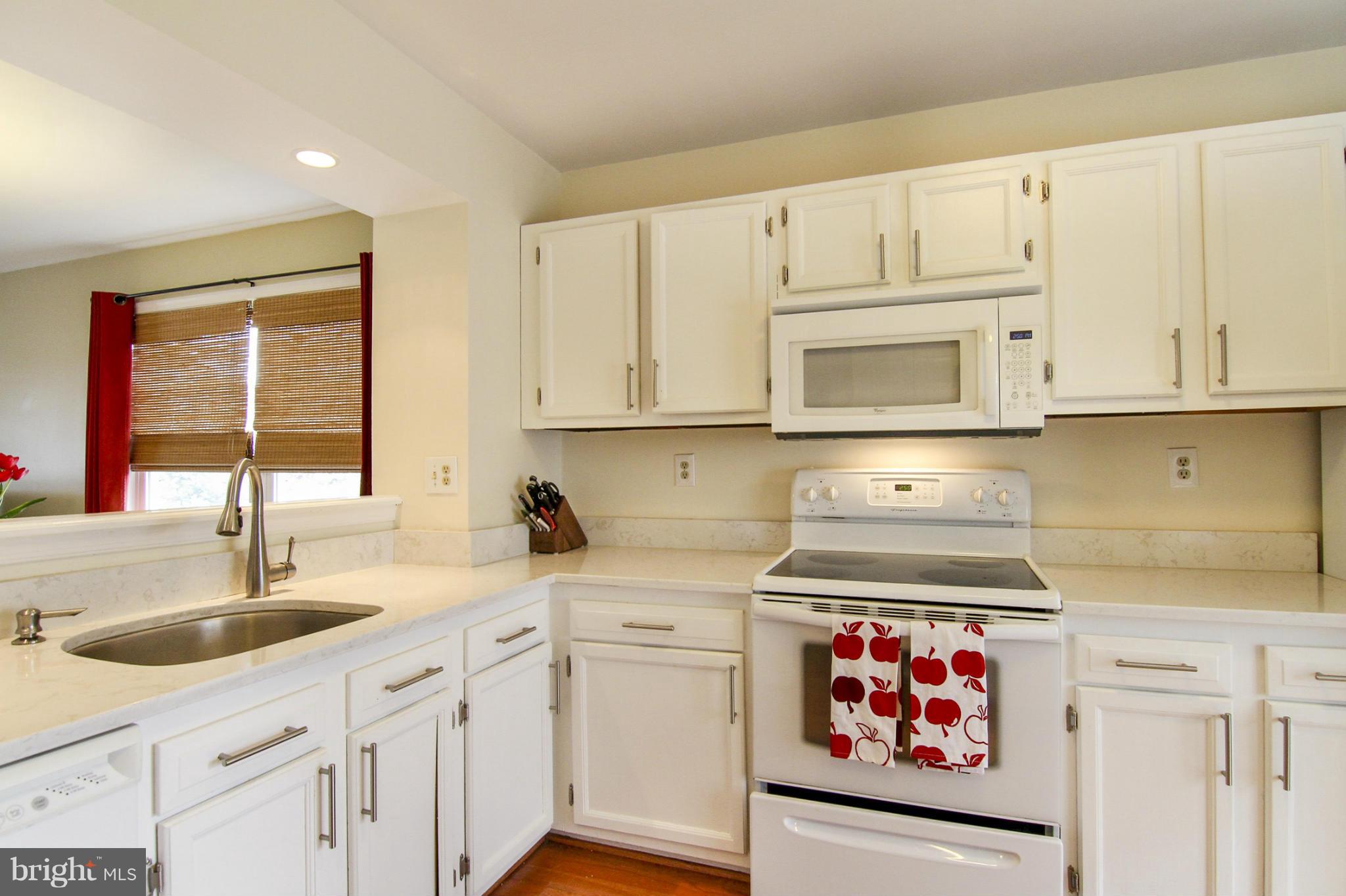 3829 9th Road South Arlington, VA 22204 - Photo 2 of 22 Kitchen