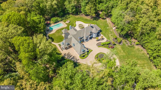 $3,800,000 | 701 Gouldman Lane, Great Falls, VA 22066