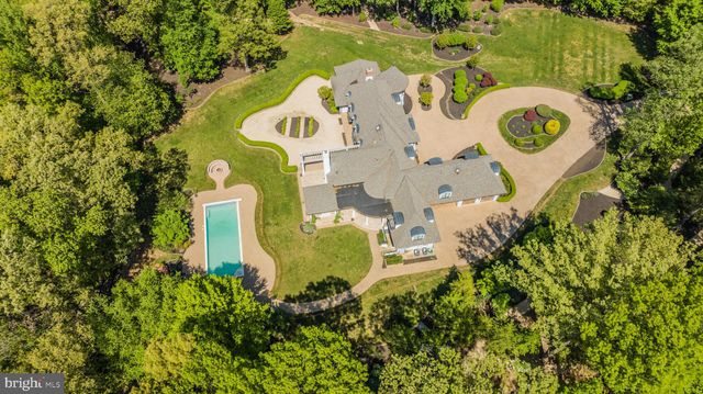 $3,800,000 | 701 Gouldman Lane, Great Falls, VA 22066