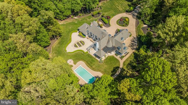 $3,800,000 | 701 Gouldman Lane, Great Falls, VA 22066