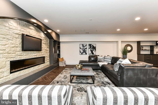 $3,800,000 | 701 Gouldman Lane, Great Falls, VA 22066