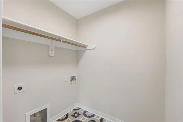 $700,000 | 211-213 Northwest Orchard Street, Lee's Summit, MO 64063