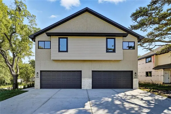 $700,000 | 211-213 Northwest Orchard Street, Lee's Summit, MO 64063