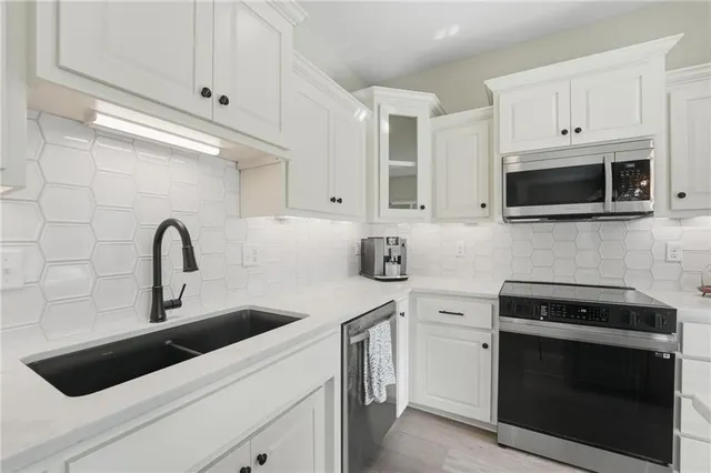 $700,000 | 211-213 Northwest Orchard Street, Lee's Summit, MO 64063