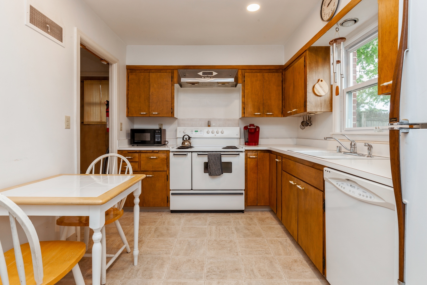 455 Melvin Avenue Racine, WI 53402 - Photo 5 of 15