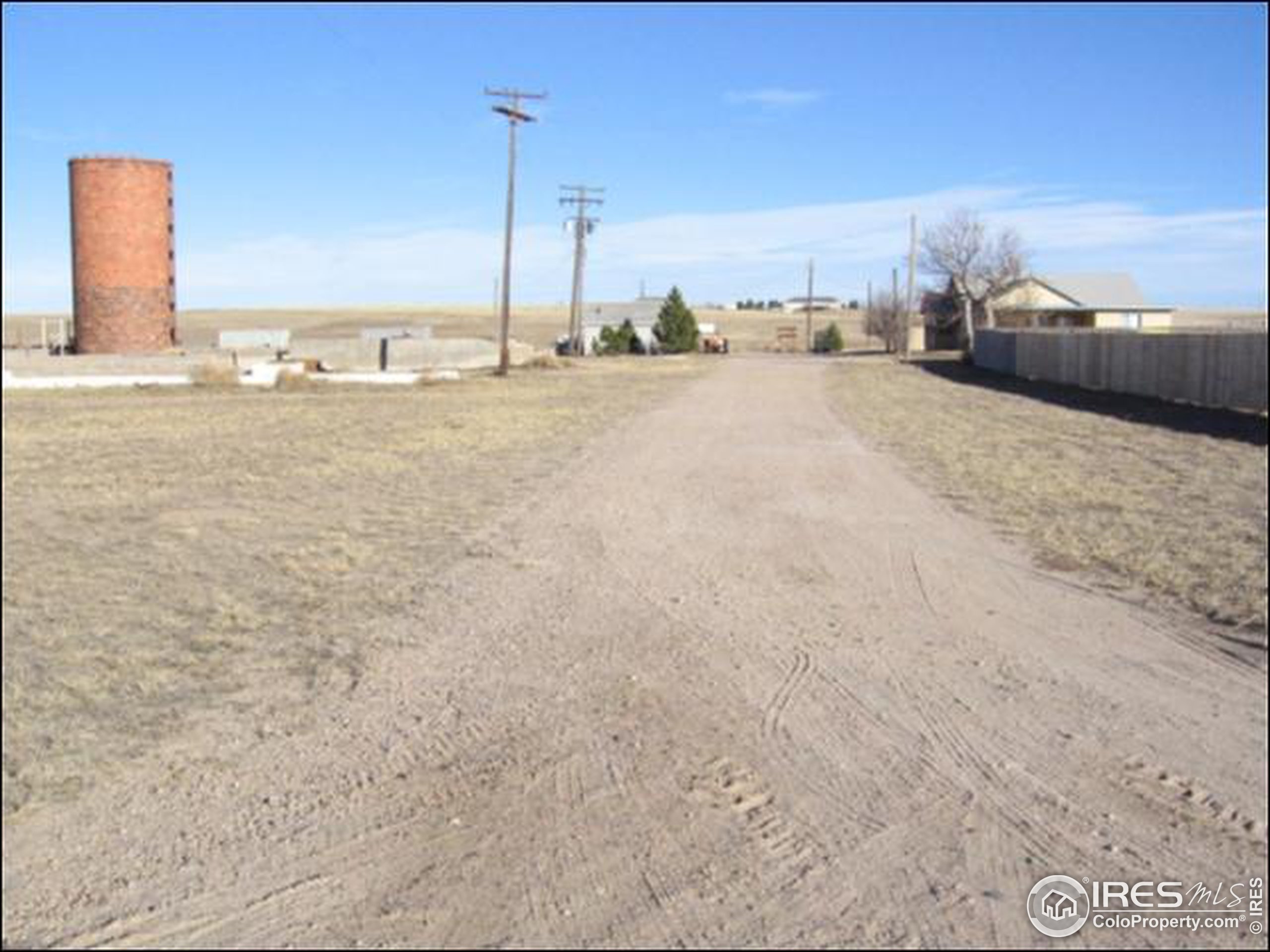 8814 County Road Hudson, CO 80642 - Photo 4 of 5