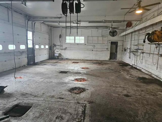 $825,000 | 1049 North Main Street, Hartford, VT 05001