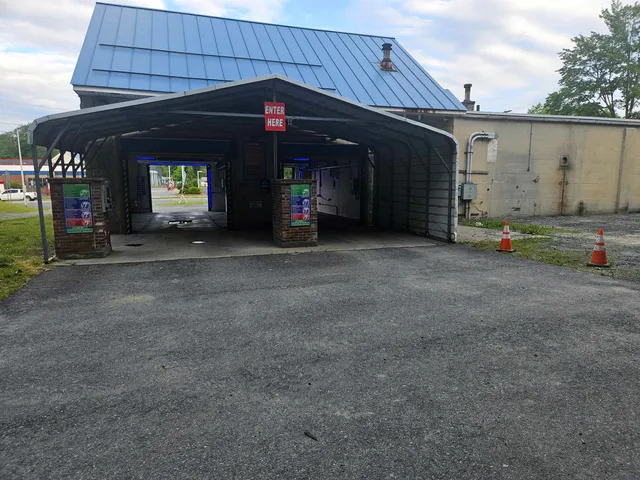 $825,000 | 1049 North Main Street, Hartford, VT 05001