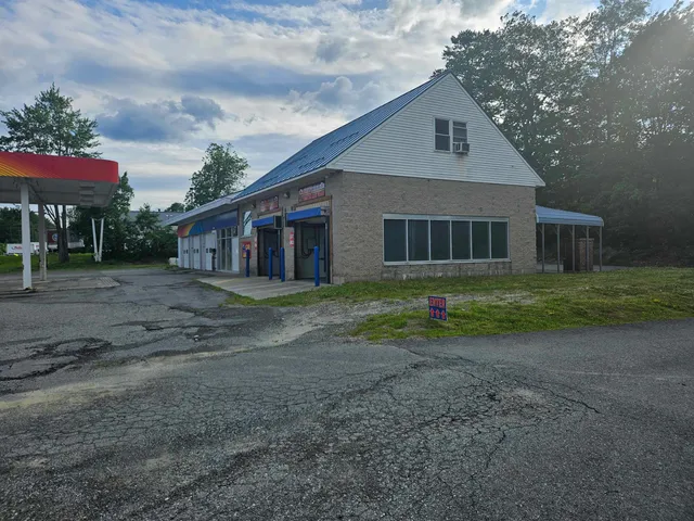 $825,000 | 1049 North Main Street, Hartford, VT 05001