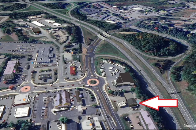 $825,000 | 1049 North Main Street, Hartford, VT 05001