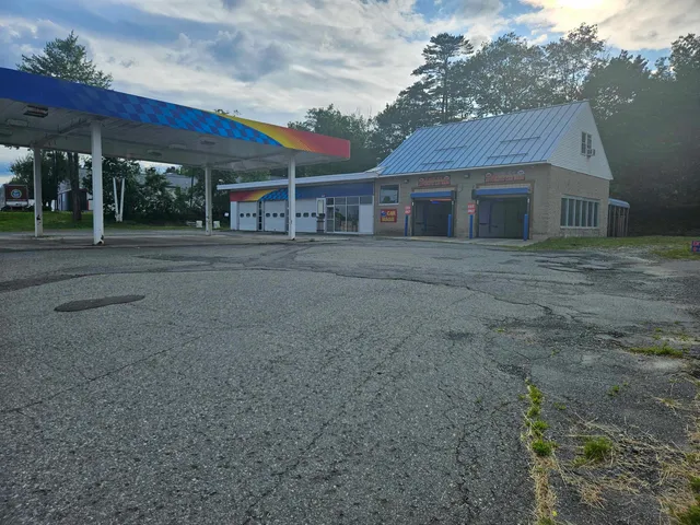 $825,000 | 1049 North Main Street, Hartford, VT 05001