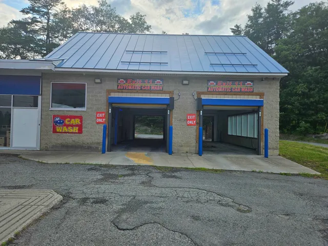 $825,000 | 1049 North Main Street, Hartford, VT 05001