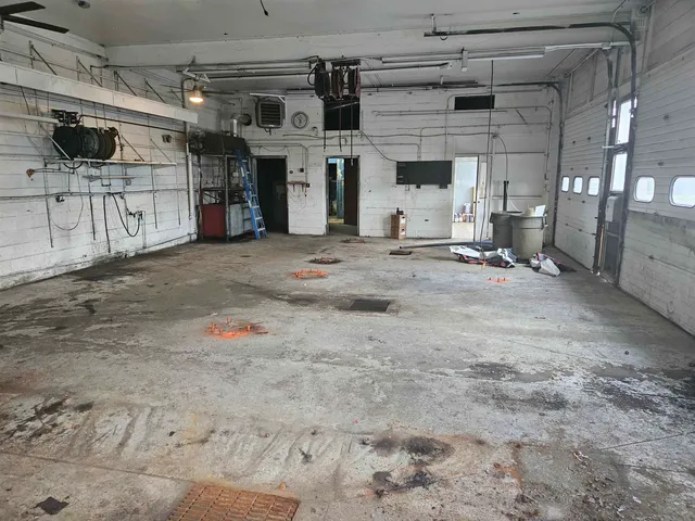 $825,000 | 1049 North Main Street, Hartford, VT 05001